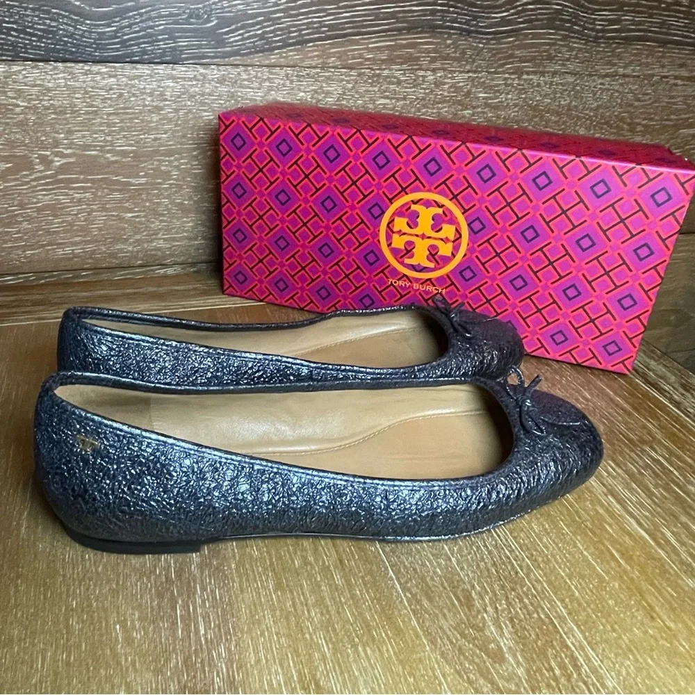 Tory Burch Laila 2 Driver Ballet Flat Navy Crinkle Metallic Size 9